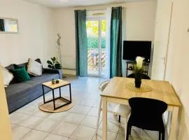 Cosy, sécurisé, avec parking et salle de sport