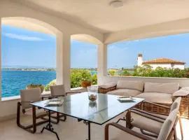 Villa Plemmiria by the Sea by Wonderful Italy