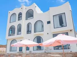 La Mer Boutique House