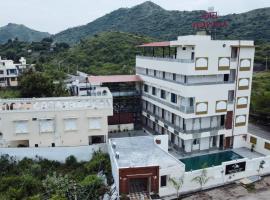 Kesar Villa By DSR Group, hotel poblíž Letiště Udajpur - UDR, Bedla