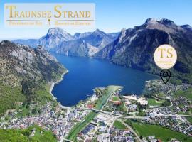 Ferienhaus TraunseeStrand, villa in Ebensee