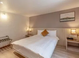 Chillax Inn 知樂愛河館