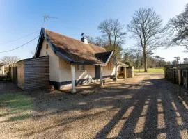 The Dairy cottage with garden and parking