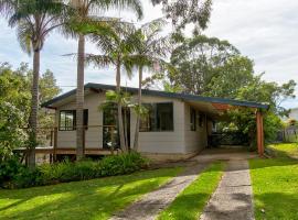 Lockhart Leafy Cottage - walk to Mollymook Beach, viešbutis mieste Mollymook