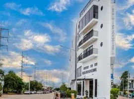 Louis Residence Hotel