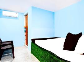 Hotel #Shreeeee Krishnaaaaa# Near रेलवे स्टेशन，位于布巴内什瓦尔的酒店