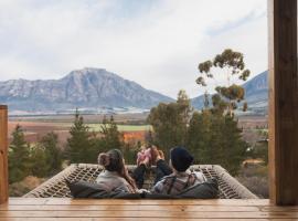 Sunbird Cabin at Vrolikheid Landgoed、タルバのホテル