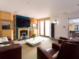 Spacious 4 Bedroom Apartment in Oxford City Centre, Near Colleges & Botanical Gardens