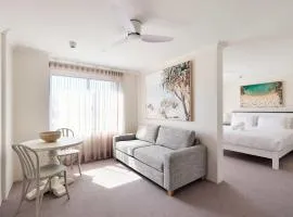 King Bed with Sofa Bed Studio at Manly - 3min walk to Corso & Manly Beach