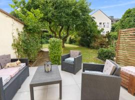 Moderne Traumwohnung mit Traumgarten, Hotel in Mayen