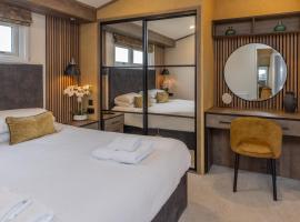 Sure Studio by Best Western Brackenborough Lakes & Resort, hotel with hot tubs in Louth