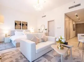 Urban Studio - Serene Chic Luxe Retreat