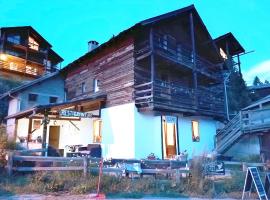 CASA-2040 Family-Friendly Chalet Saint-Véran, hotel in Saint-Véran