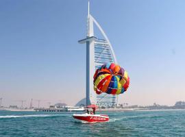 Parasailing Boat Dubai, Boot in Dubai