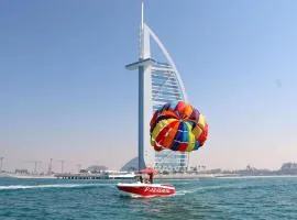 Parasailing Boat Dubai