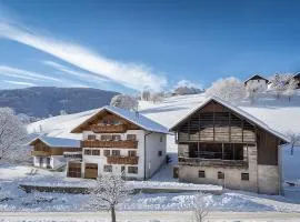 HAUSERHOF Farmhouse Escepe & Dolomite View