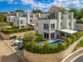 Modern villa with heated pool, hot tub and sauna