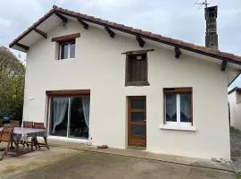 Maison spacieuse à Banos avec jardin clôturé