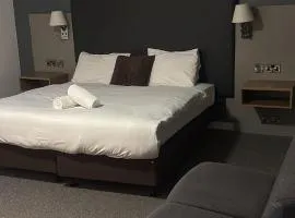 Midlands Hotel