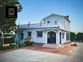 Villa de L o L a, Pura Calma & Jakuzzi, a 50 minutos de Málaga y 45 de Córdoba