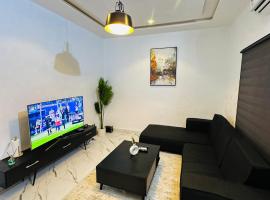 Luxury 3, Hotel in Godomey