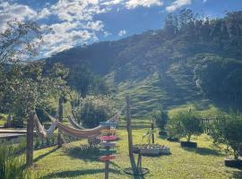 Sitio encantos do vale, hotel in Major