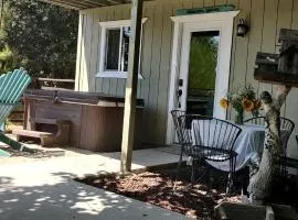 Pet Friendly Breathtaking Cottage with Hot-tub in Rainbow, California