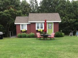 Serene Tiny House with a Big Charm for Glamping in Virginia, hotel en Accomac