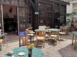 Le VIEUX RELAIS, отель в городе Кон-Кур-сюр-Луар