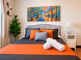 Bright & New Room Shared Apartment NYC Bus, ξενώνας σε Englewood