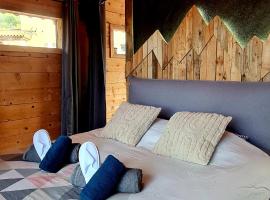 Le Masdemoiselle Chalet, chalet de monta&ntilde;a en Salernes