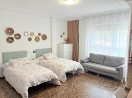 Feria by Birdie JUSTO FRENTE A LA FERIA, guest house in Albacete