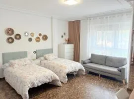 Feria by Birdie JUSTO FRENTE A LA FERIA