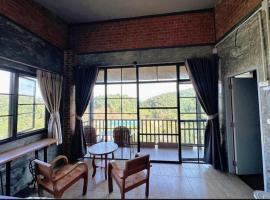 pilokhillhouse บ้านอีต่องเหมืองปิล็อก, hotel v destinaci Ban Pilok Khi