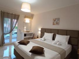 Roussa's Apartments、ラガナスのホテル