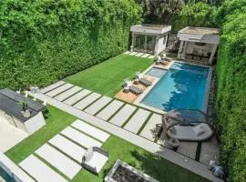 Luxury Escape 6BR Villa Pool, Gym, Theatre, EV