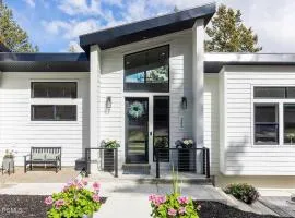 Park City Ski Base 7BR Hot Tub Views