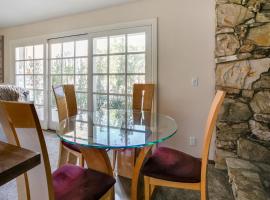 Cozy 1BR Guest House with Mountain View in Simi Valley, готель у місті Сімі-Валлі