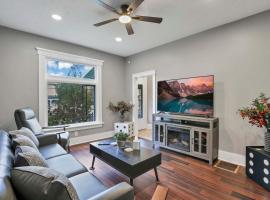Spacious 3BR Home Minutes to Downtown Columbus، فندق في كولومبوس
