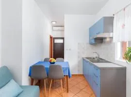 1 Bedroom Beautiful Apartment In Fazana