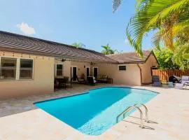 Poolside Miami Paradise with BBQ & Outdoor Lounge