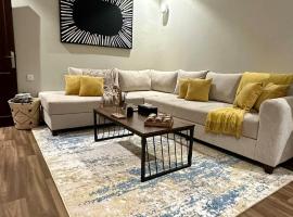 Comfortable luxury apartment with self check-in – hotel w mieście Tabuk