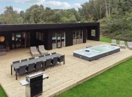 Nice Home In Ejstrupholm With Sauna