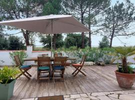 Belle Villa Vue Mer, hotel in Saint-Trojan-les-Bains