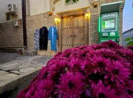 Chorminor 150 m to Old Town Free Dinner LA Coffee