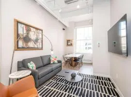 The 333 Suites 302 - Stay for 6