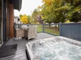 Fir Tree Lodge with Hot Tub