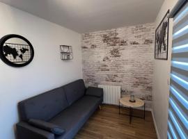 Appartement avec terrasse, hotel i Chasseneuil-du-Poitou