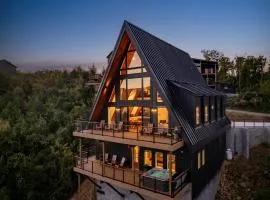 Family 5BR Cabin Near Downtown Gatlinburg With Games Hot Tub