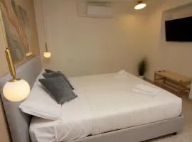 Casa Piazzetta - Lake Como WiFi & A-C